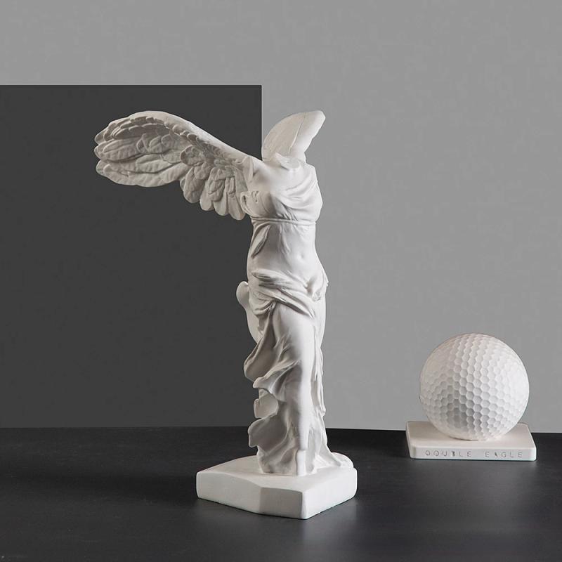 Victoire ailée grecque – sculpture blanche