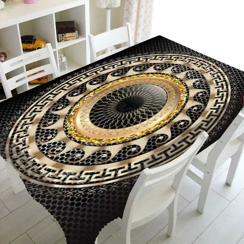 Nappe grecque noire et dorée – médaillon circulaire et frise de méandres