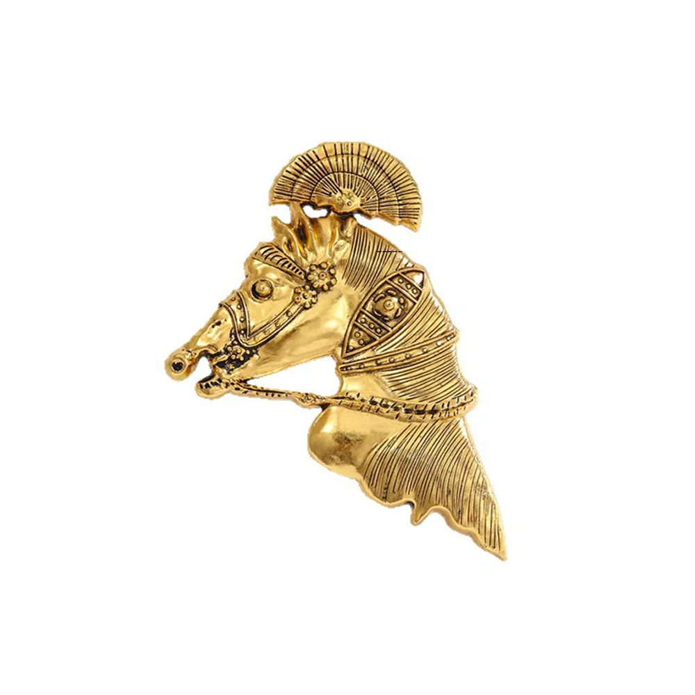 Broche romaine tête de cheval – finition dorée, 5 x 7,5 cm