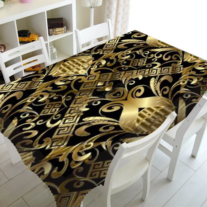 Nappe grecque noire et dorée – arabesques enroulées et frise de laurier