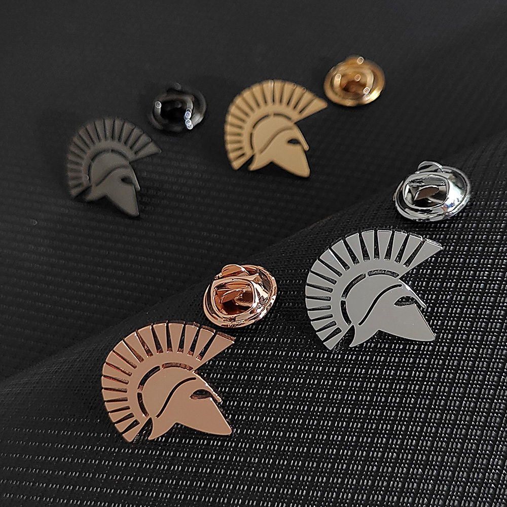 Broche casque spartiate rose doré en acier inoxydable