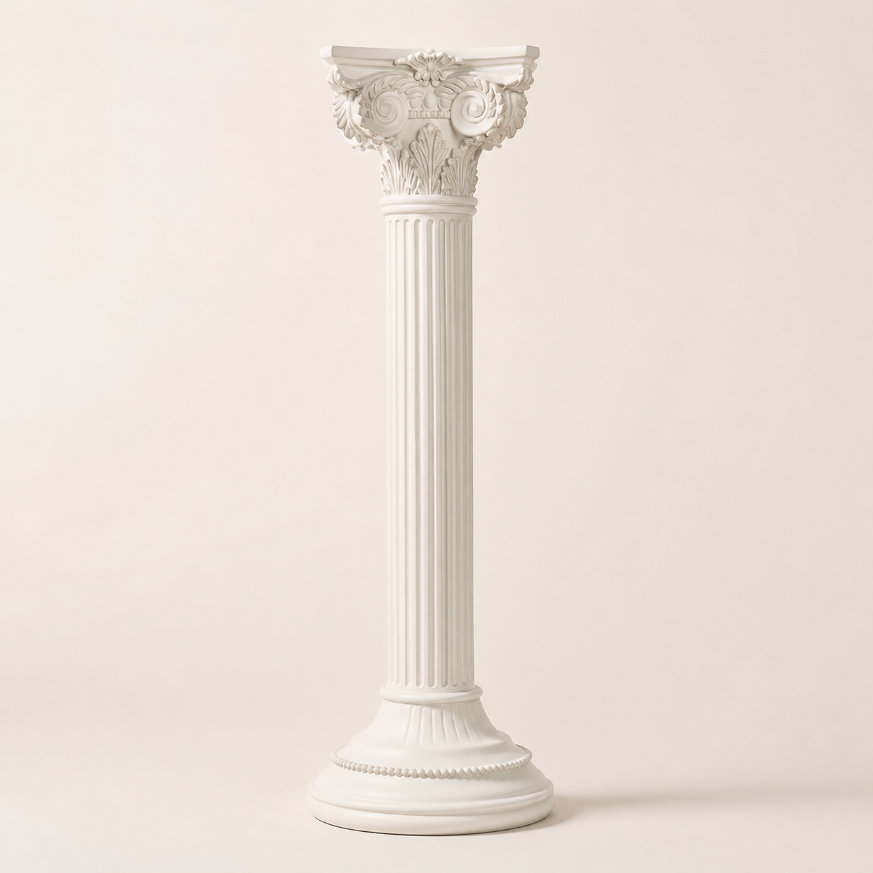 Colonne grecque décorative en résine blanche – chapiteau corinthien en vue détaillée