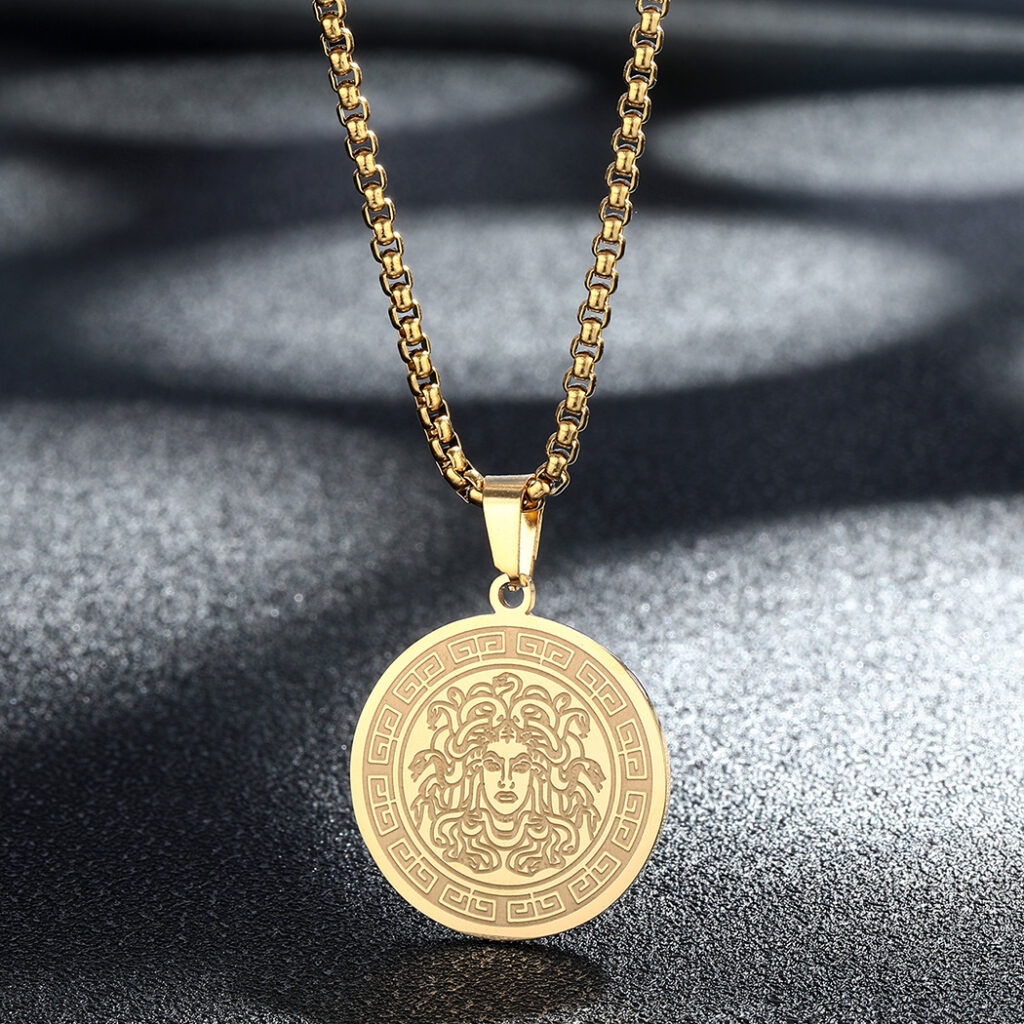 Collier Gorgone grecque doré – pendentif en acier inoxydable