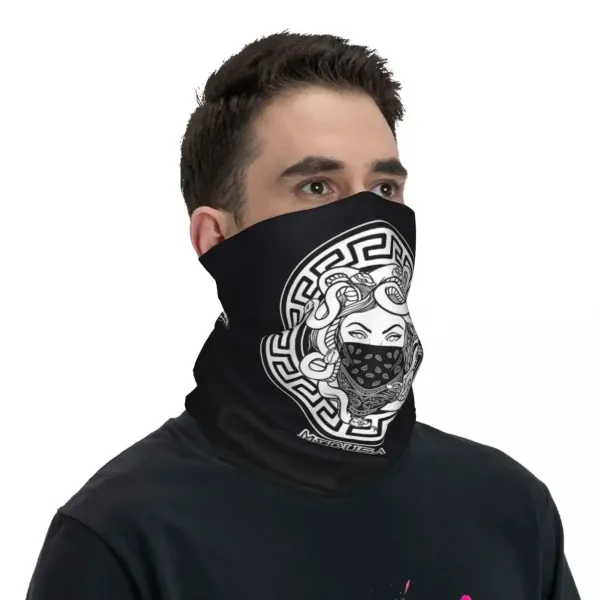 Tour de cou Méduse – foulard multifonction noir à motif grec – Image 3