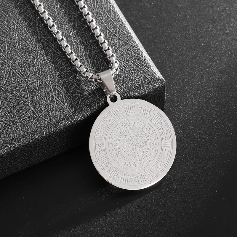 Collier grec argenté – médaillon rond au blason antique