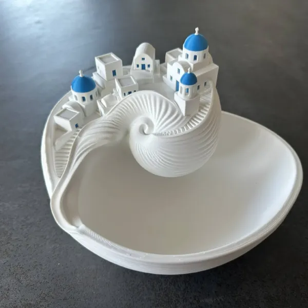 Vide-poches Santorin en forme de coquillage – village grec blanc et bleu