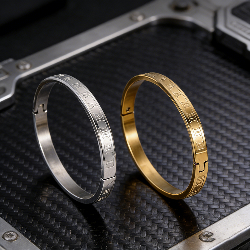 Bracelet chiffres romains homme - jonc acier trois teintes